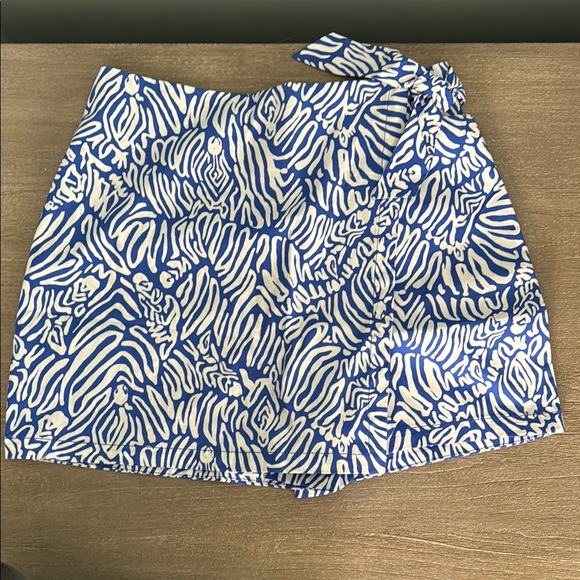 Lilly Pulitzer Pants - NWT Lilly Pulitzer Blue/White Golf Skort